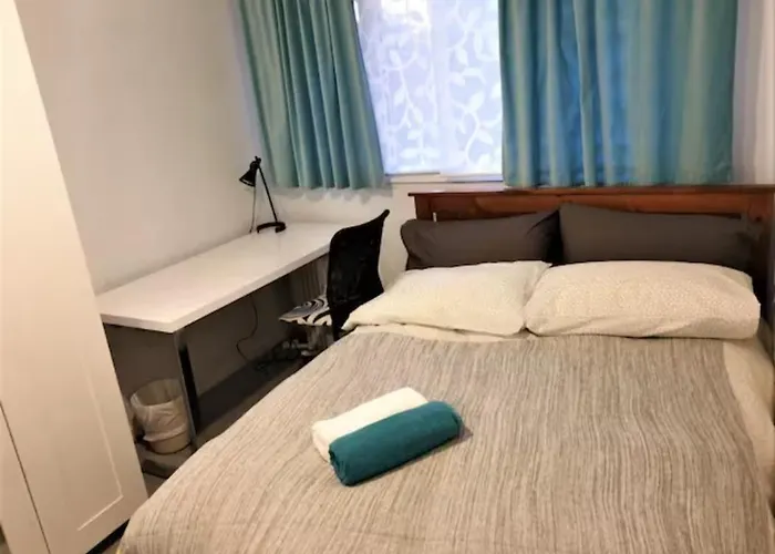 Dana-Private Room In A Shared House-Close To City & Anu-2